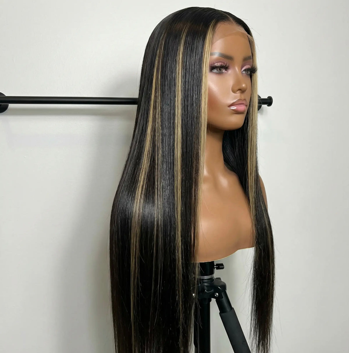 Minimal Highlight wig