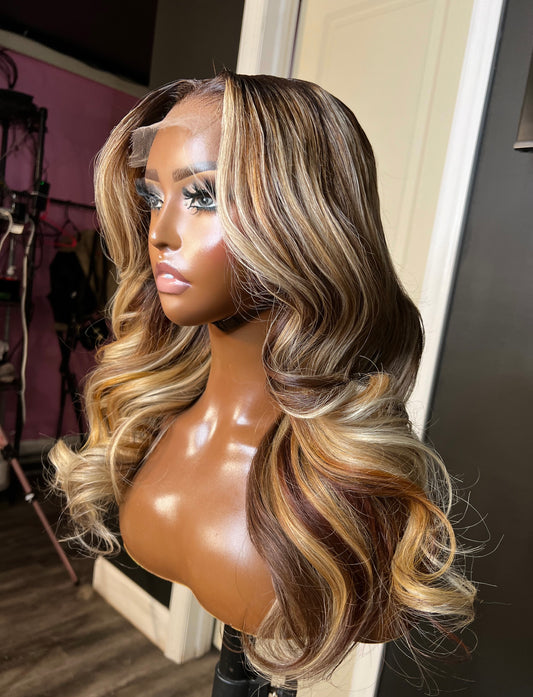 Swirl Highlight Wig