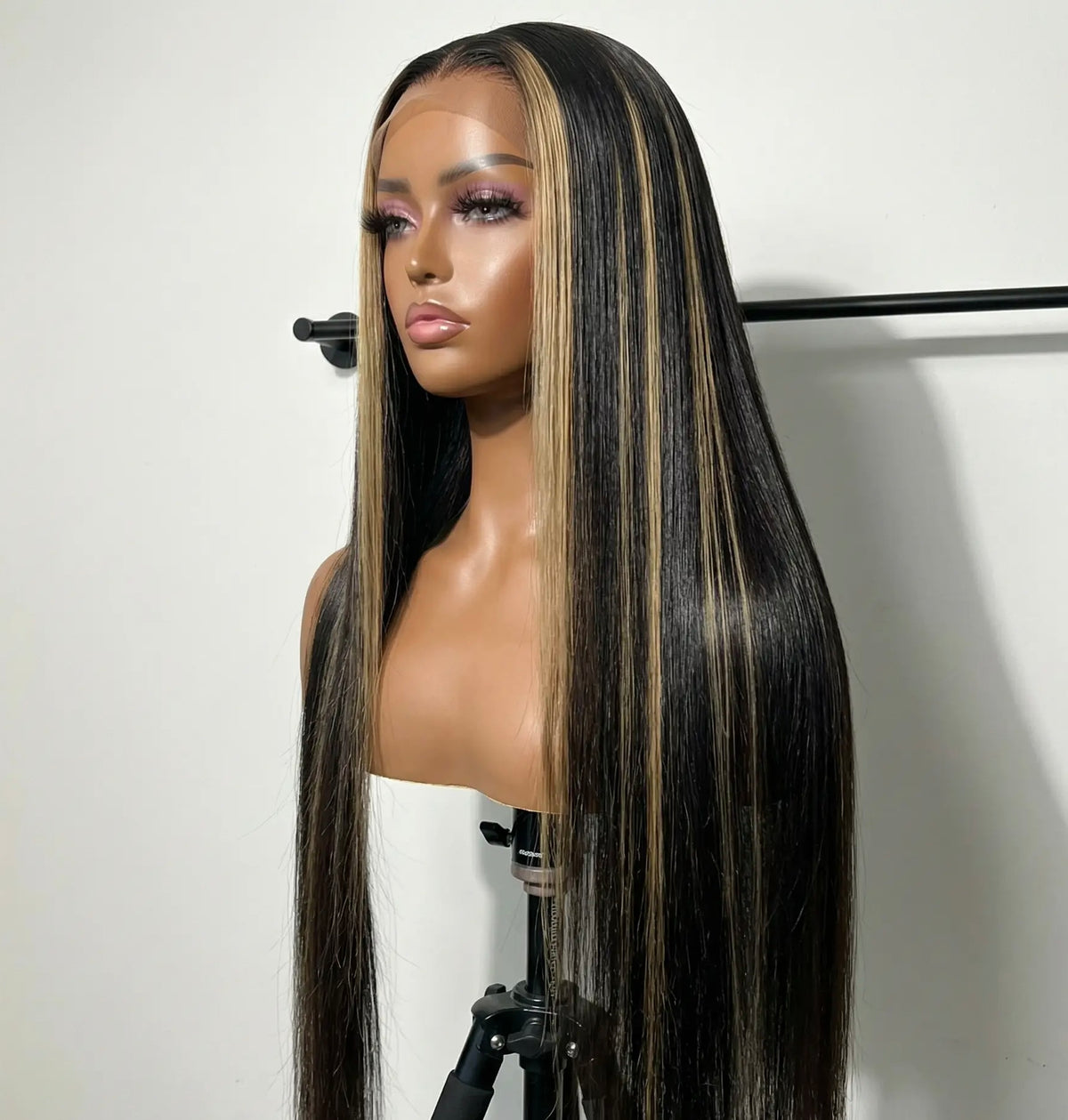 Minimal Highlight wig