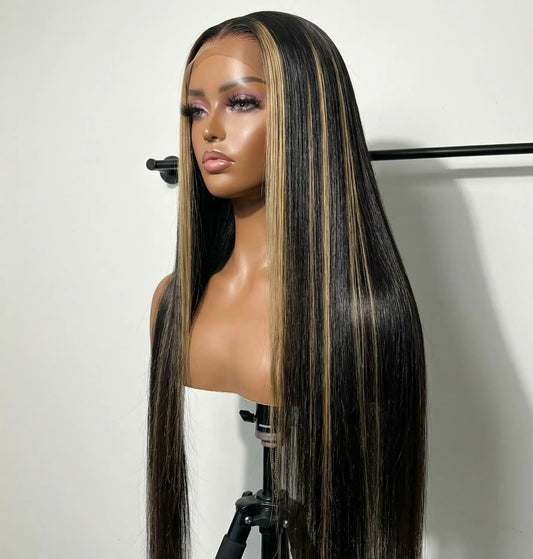 Minimal Highlight wig